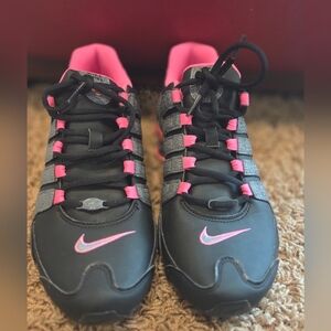 Nike Shox NZ Black Pink Blast Dark Gray Running Shoes Women's Size 9.5, NWOT